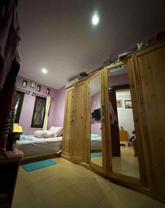 rumah semi furnished 2 lantai di dukuh zambrud bekasi