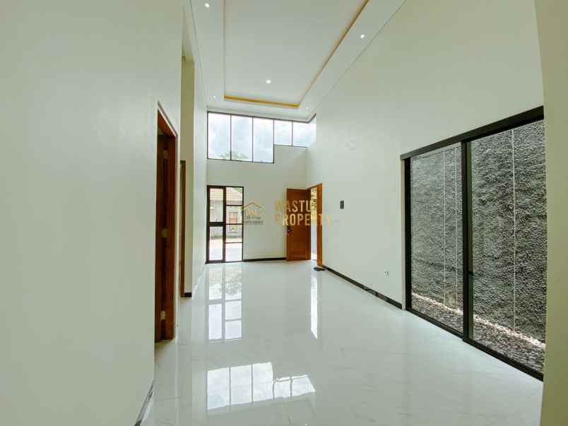 rumah siap huni terbaik di ngaglik open space