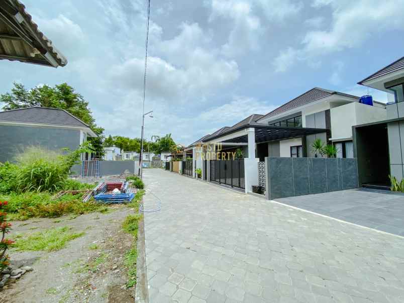 rumah siap huni terbaik di ngaglik open space