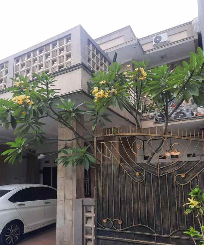 rumah tanah luas 2 lantai cipayung jakarta timur