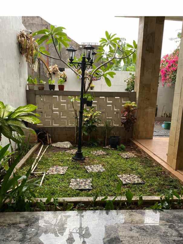 rumah tanah luas 2 lantai cipayung jakarta timur