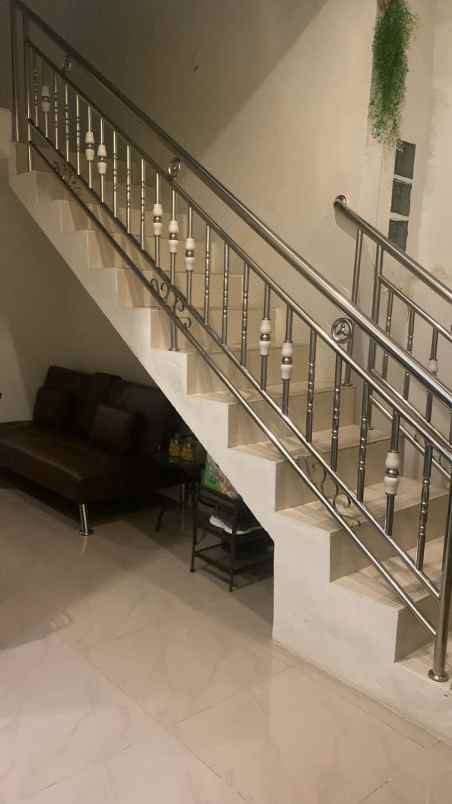 rumah tanah luas 2 lantai cipayung jakarta timur