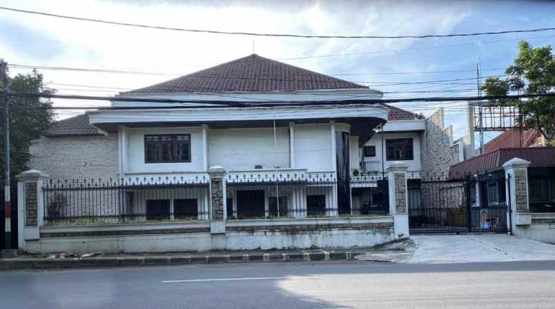 rumah usaha raya jemursari strategis bagus