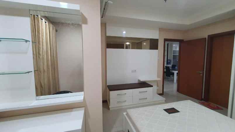 sewa condo furnished green bay pluit
