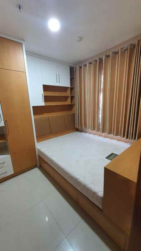 sewa condo furnished green bay pluit