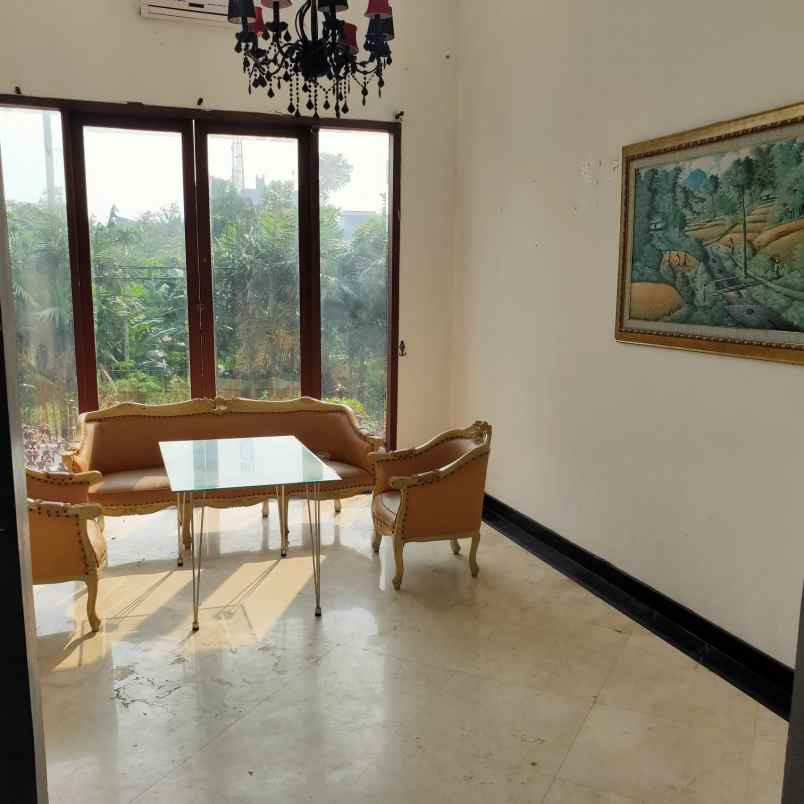sewa rumah mewah klasik bisa untuk kantor di ciganjur