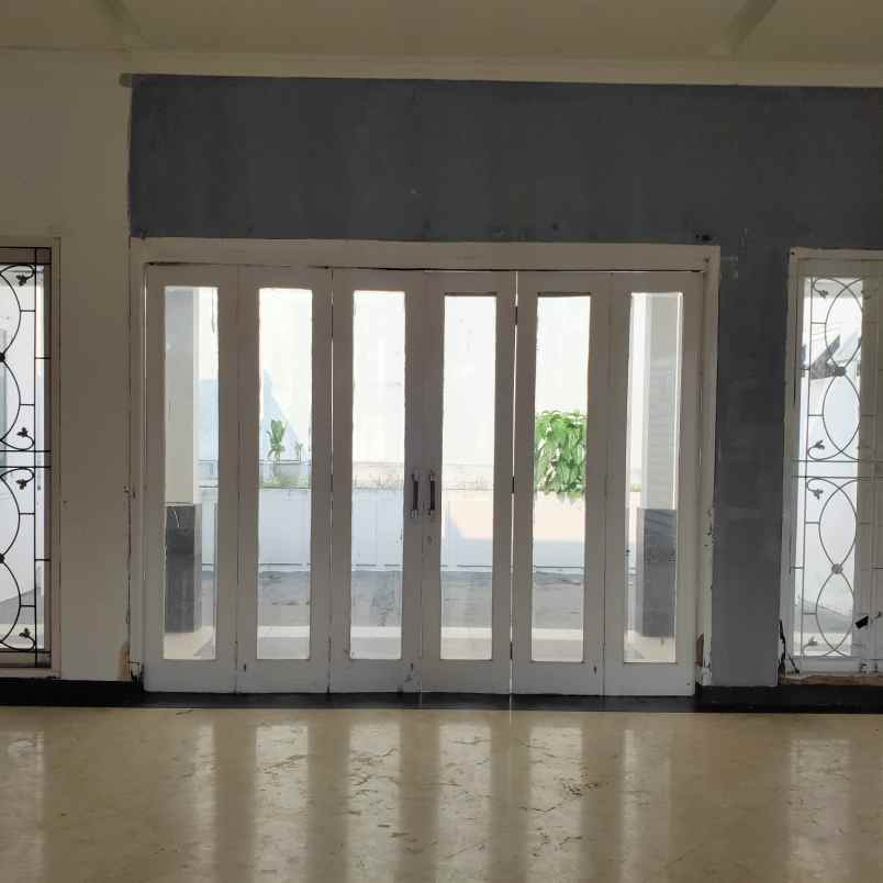 sewa rumah mewah klasik bisa untuk kantor di ciganjur