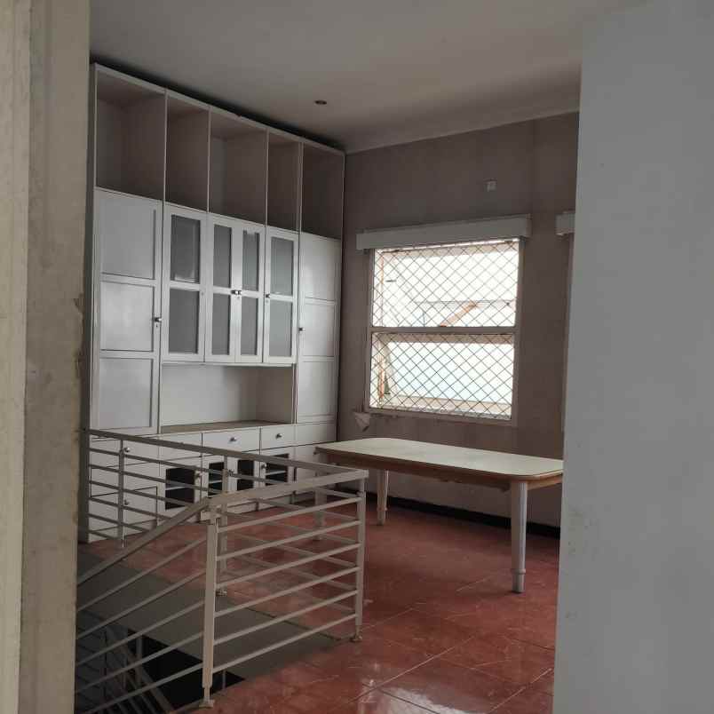 sewa rumah mewah klasik bisa untuk kantor di ciganjur