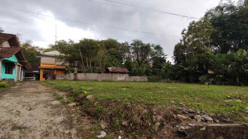tanah pinggir jalan klegung donokerto turi sleman