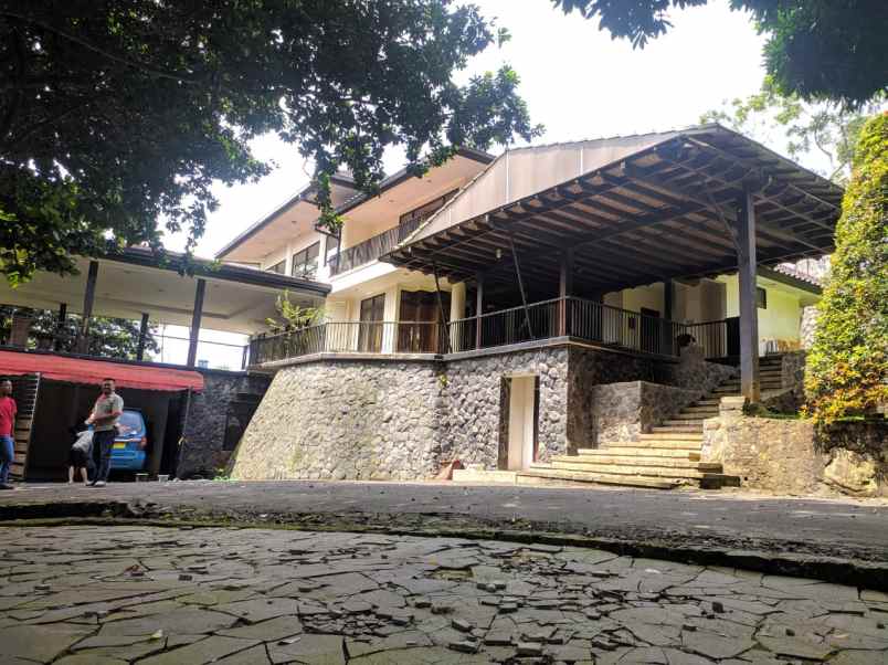 villa jl raya cipayung datar gn