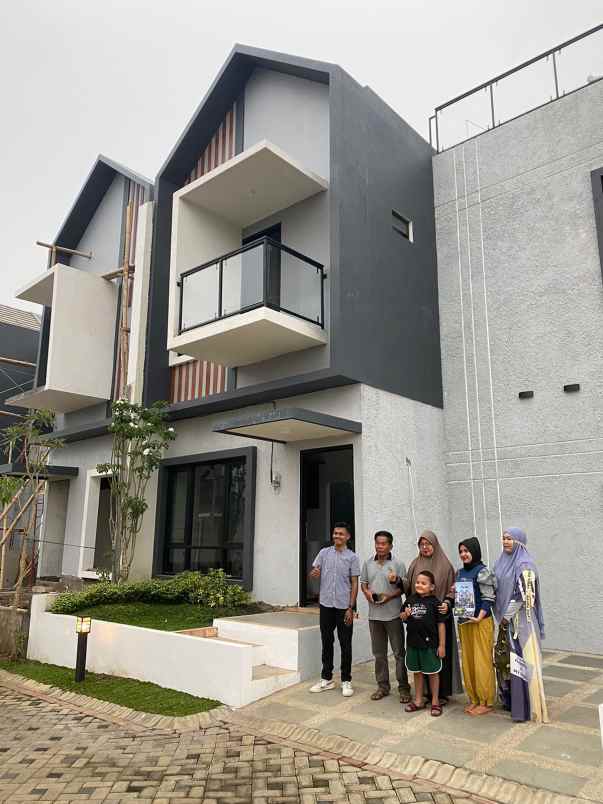 villa modern kota wisata batu