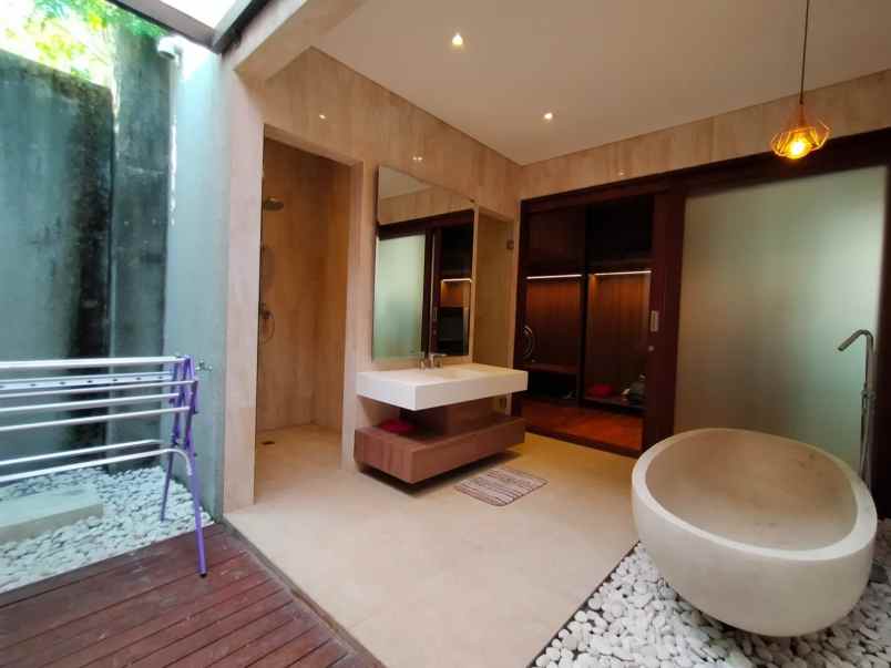 villa seminyak semi furnished pool