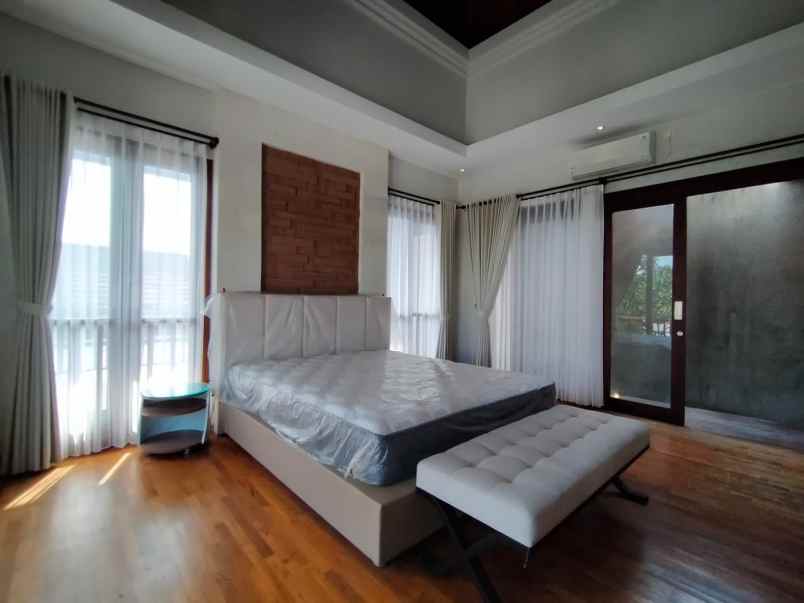 villa seminyak semi furnished pool