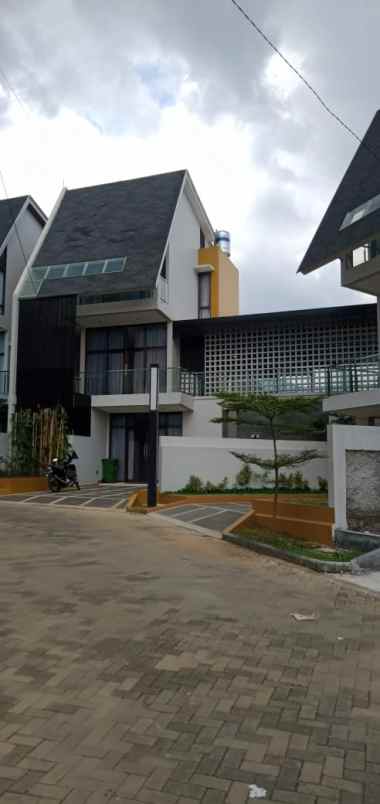 villa villa bandung indah