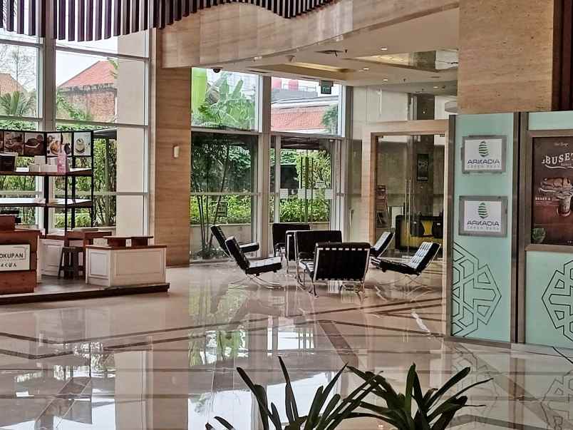 building gedung perkantoran di jl tb simatupang jaksel