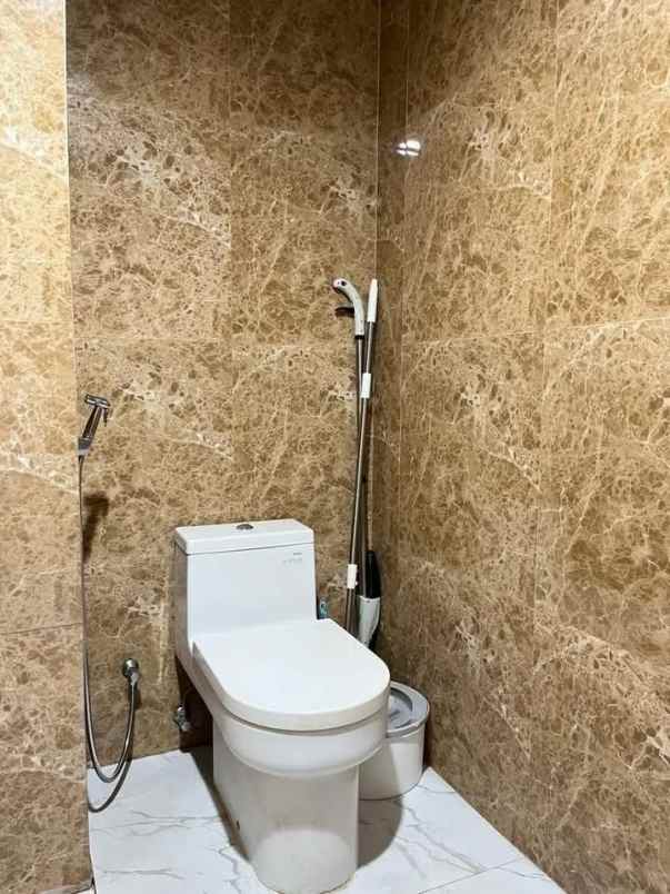 dijual apartemen grand sungkono lagoon