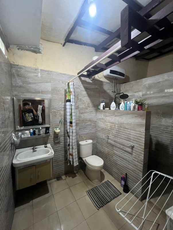 dijual cepat rumah luas area jl kh hasyim ashari