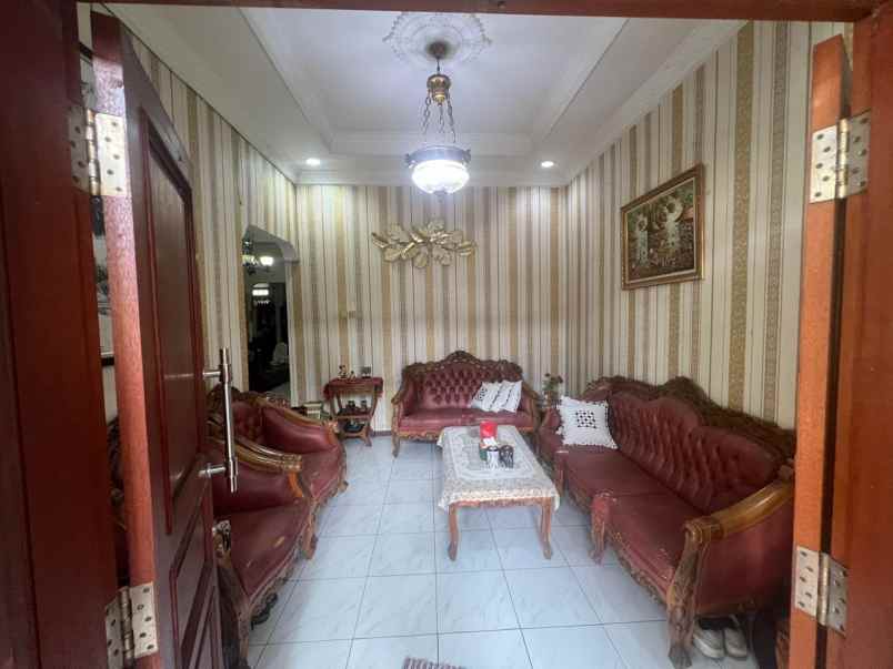 dijual cepat rumah luas area jl kh hasyim ashari
