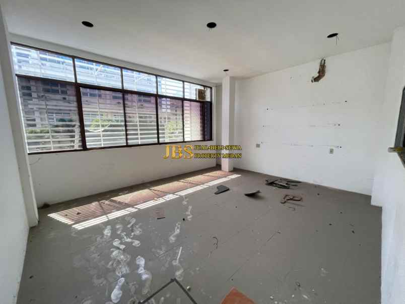 dijual disewakan gedung di jalan mh thamrin medan