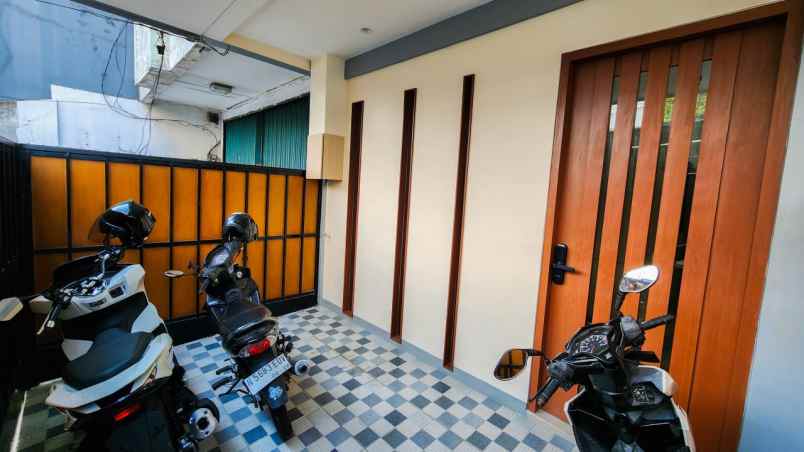 dijual kost jl kh hasyim ashari petojo