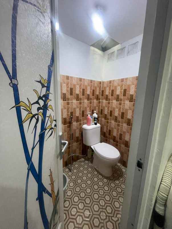 dijual kost jl mojo kec gubeng durabaya