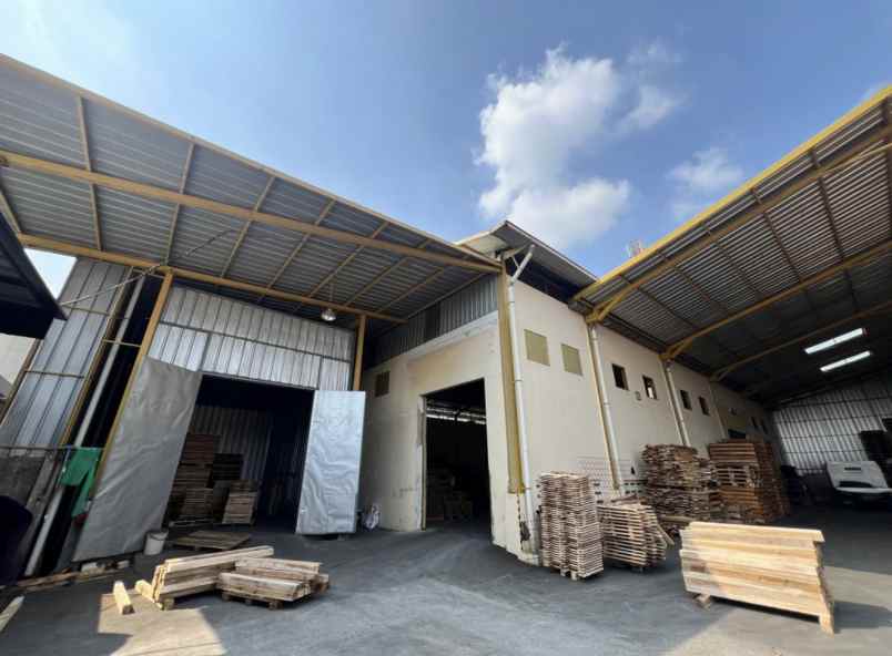 dijual ruko gudang kantor jalan kaliabang tengah