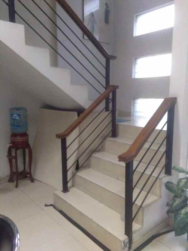 dijual ruko gudang kantor jalan puputan renon