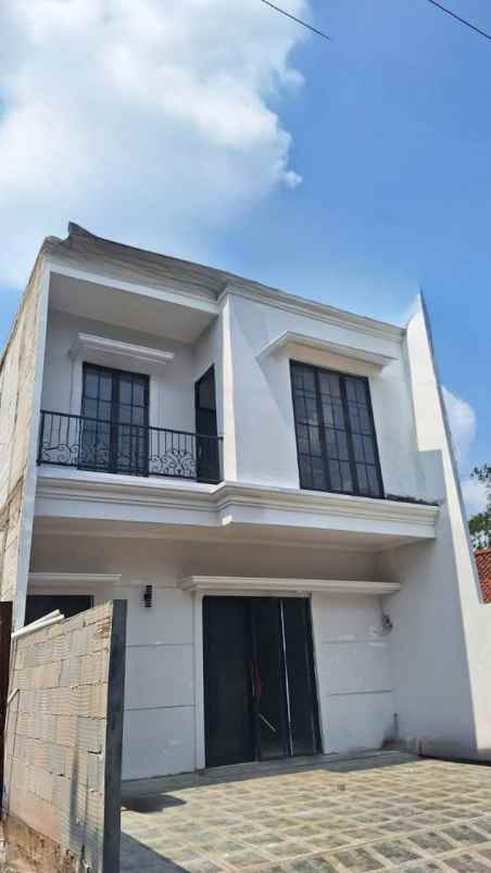 dijual rumah 2 lantai di kalibata cilodong depok