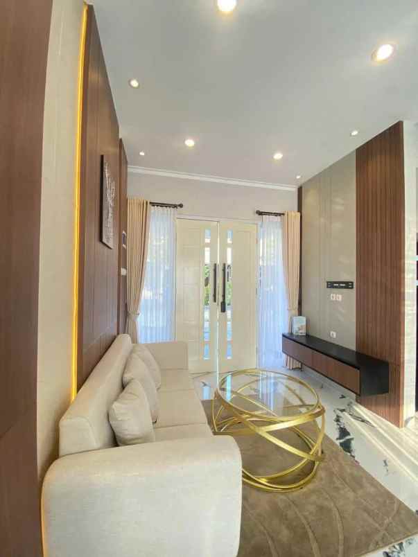 dijual rumah 2 lantai full furnish pamulang shm