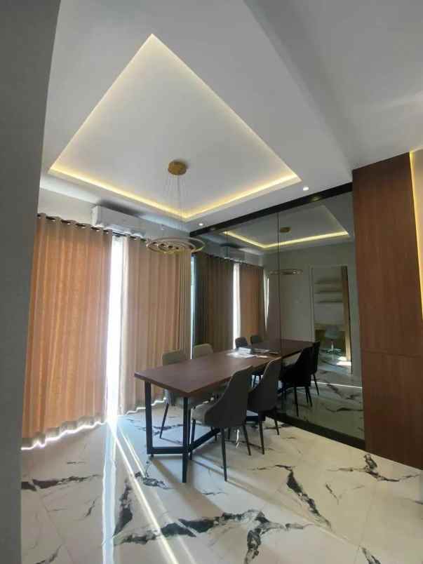 dijual rumah 2 lantai full furnish pamulang shm