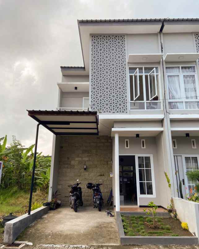 dijual rumah 2 lantai ngasem dekat pemkab kediri