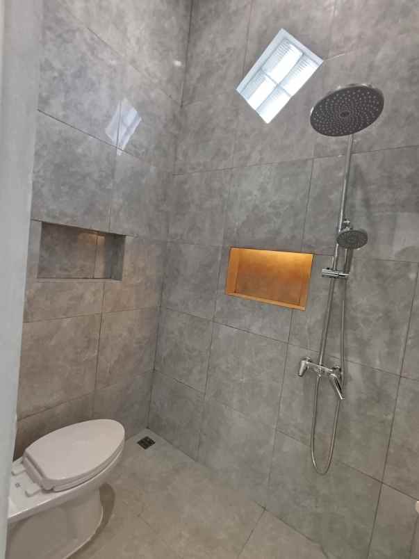 dijual rumah 2 lantai style eropa di pusat kota klaten