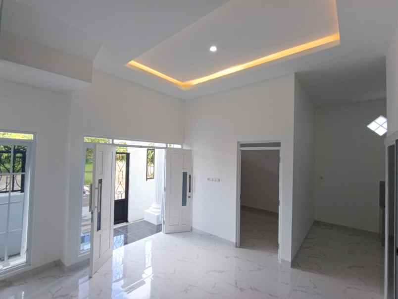 dijual rumah 2 lantai style eropa di pusat kota klaten