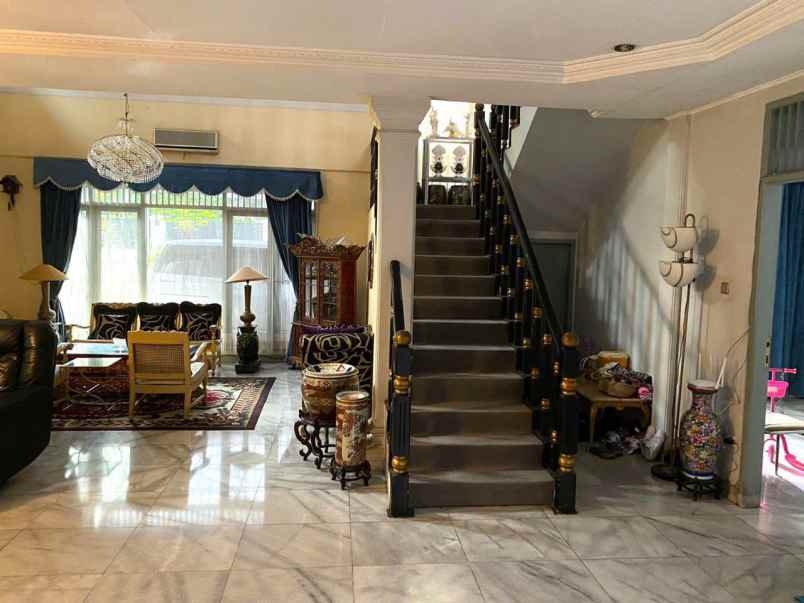 dijual rumah 28 patra kuningan barat