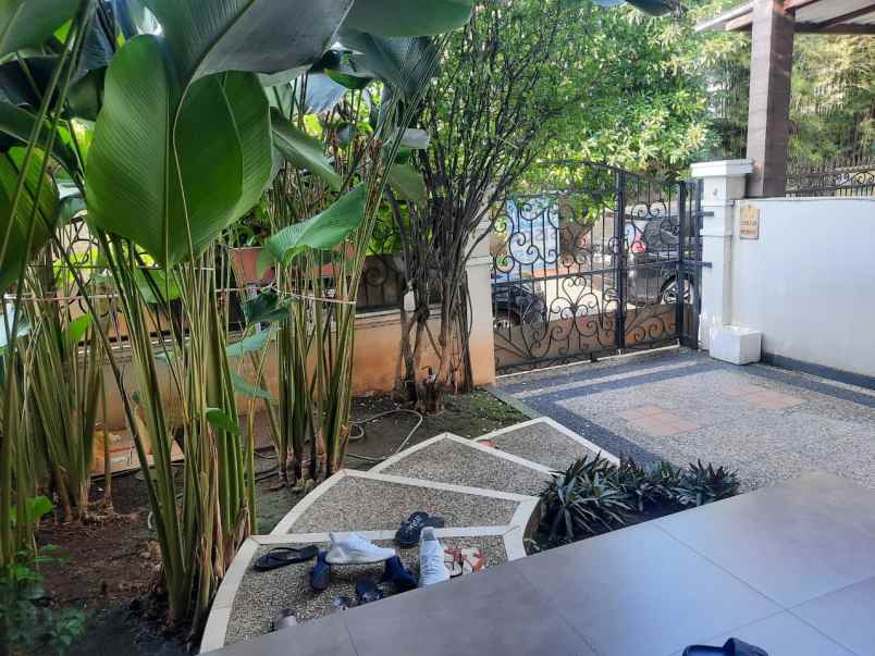 dijual rumah 3lantai unit bagus kelapa gading