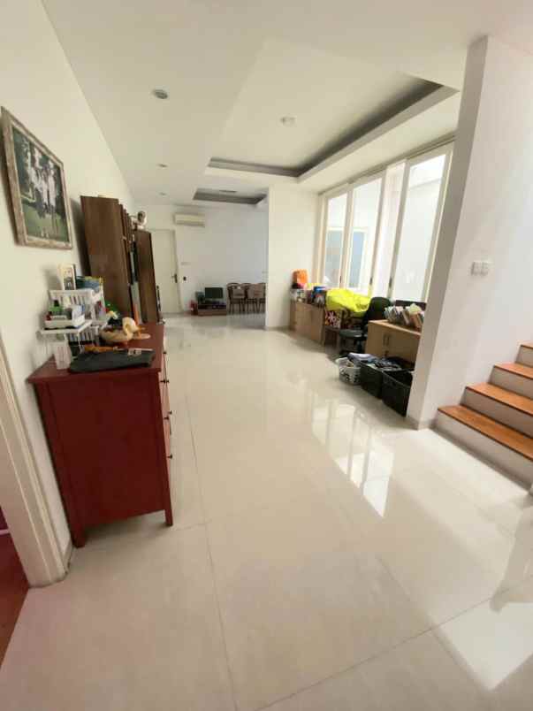 dijual rumah alam segar