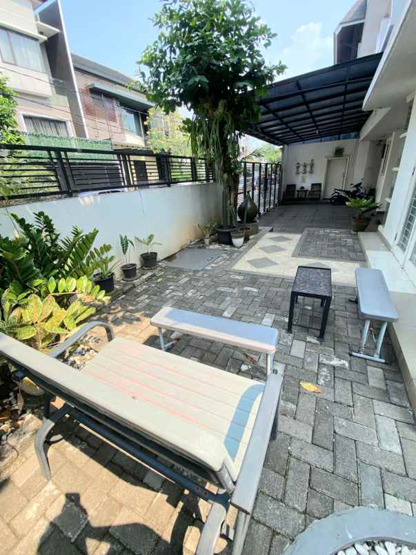 dijual rumah alam segar