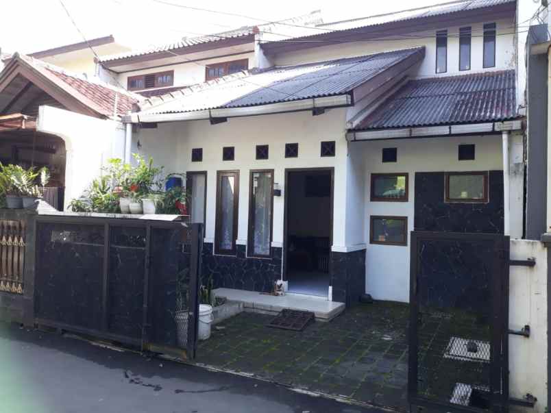 dijual rumah antapani