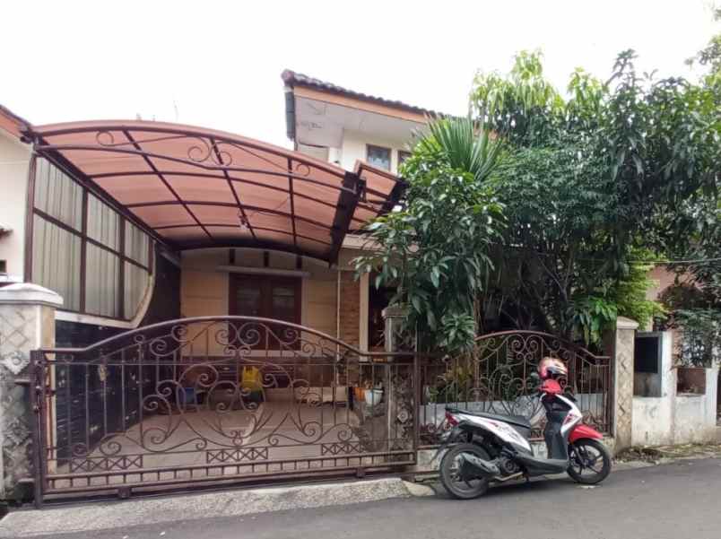 dijual rumah antapani