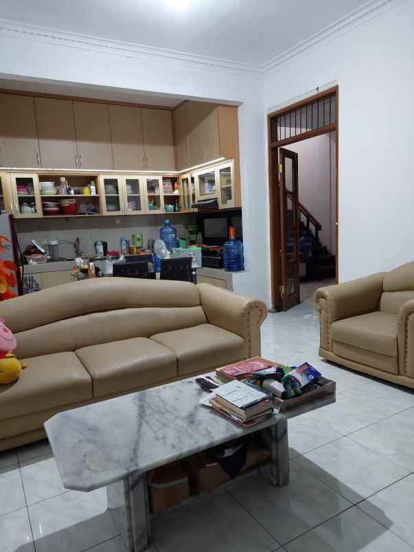 dijual rumah antapani