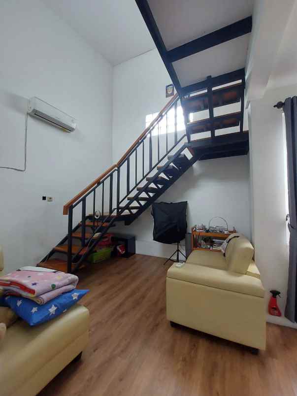 dijual rumah antapani