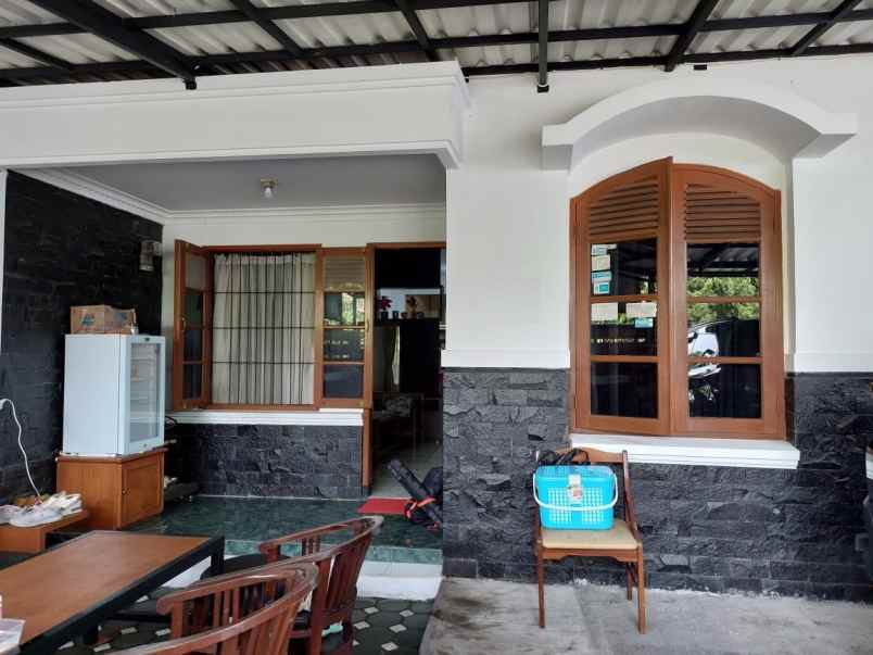 dijual rumah antapani