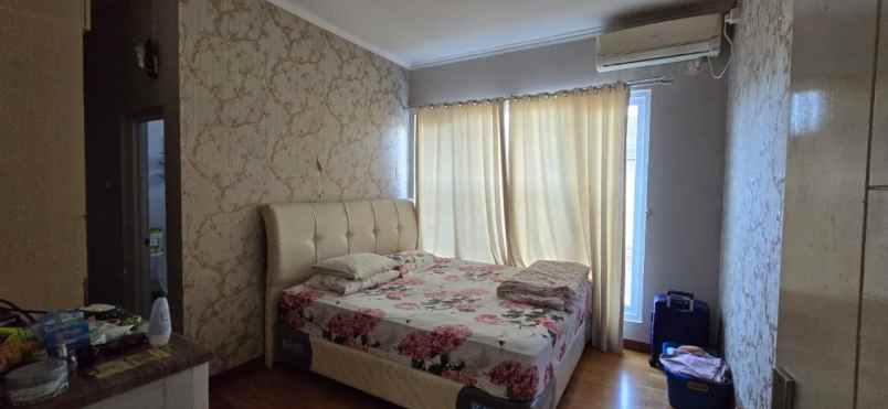 dijual rumah antapani lama