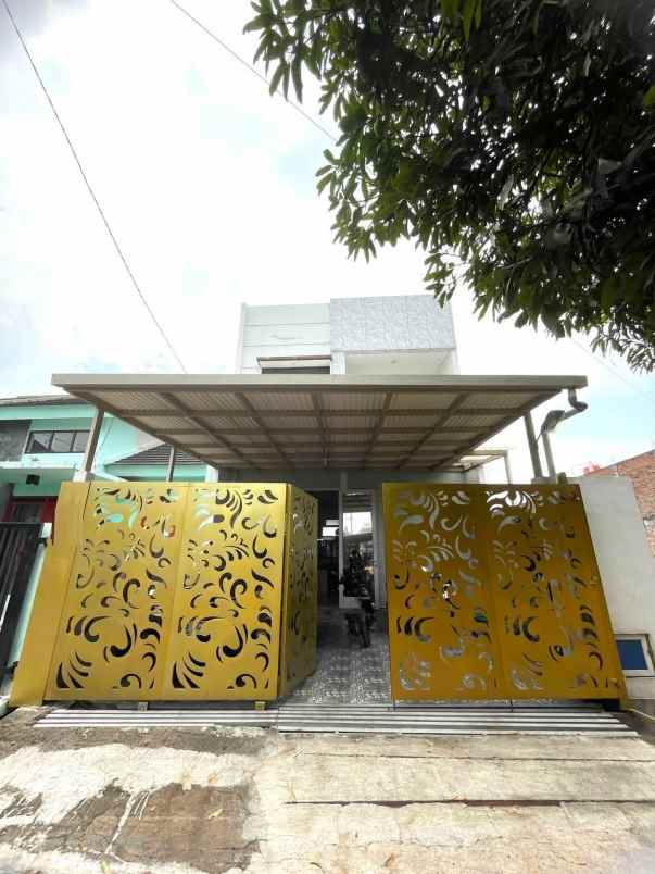 dijual rumah arcamanik