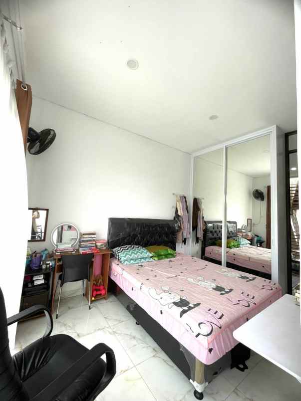 dijual rumah arcamanik