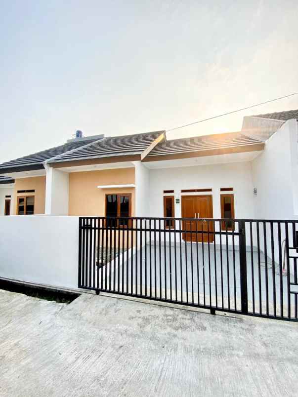 dijual rumah arcamanik bandung