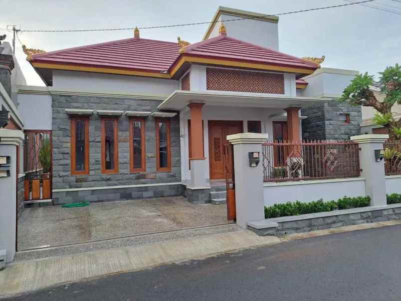 dijual rumah baciro kec gondokusumo