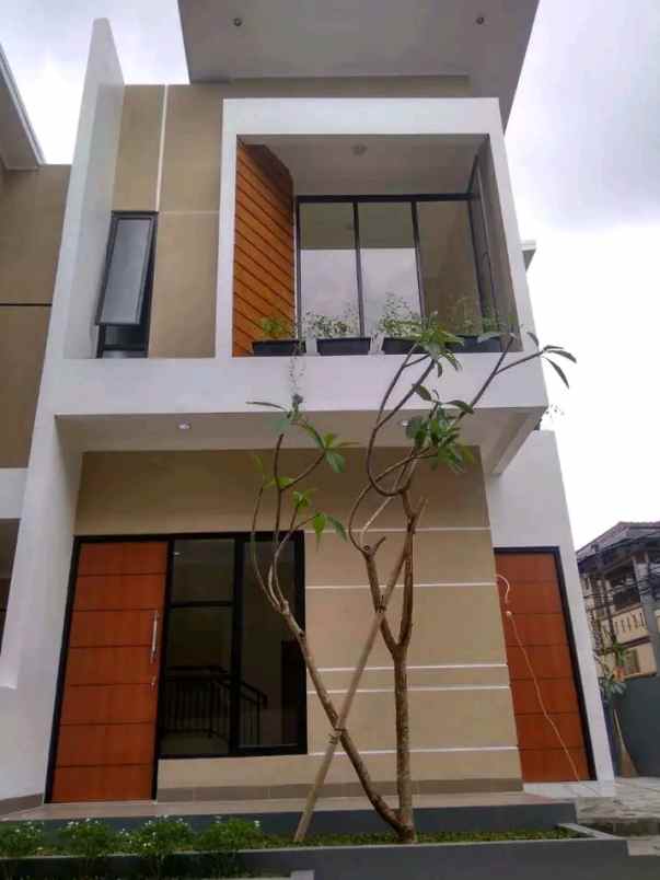 dijual rumah balekambang kec kramat