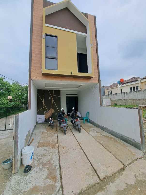 dijual rumah bambu apus