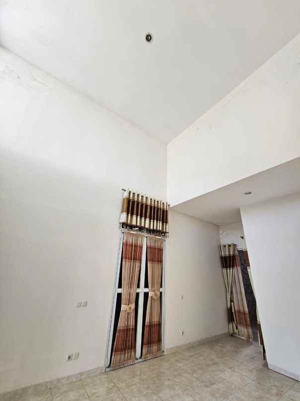 dijual rumah barombong